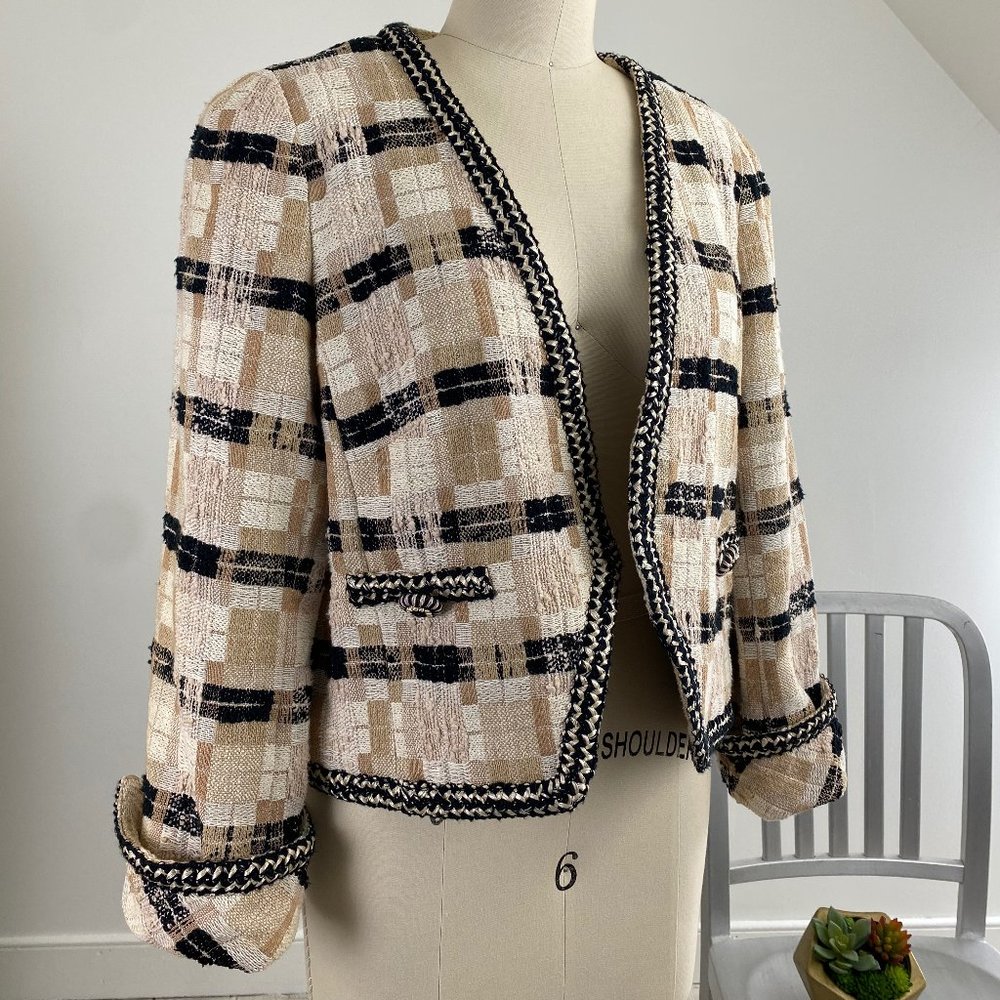 Gorgeous WEILL Beige and Black Tweed Cropped Plaid Blazer M